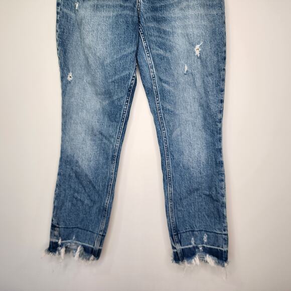 Abercrombie Curve Love High Rise Mom Jean Medium Wash Distressed 0/25R - Picture 3 of 6